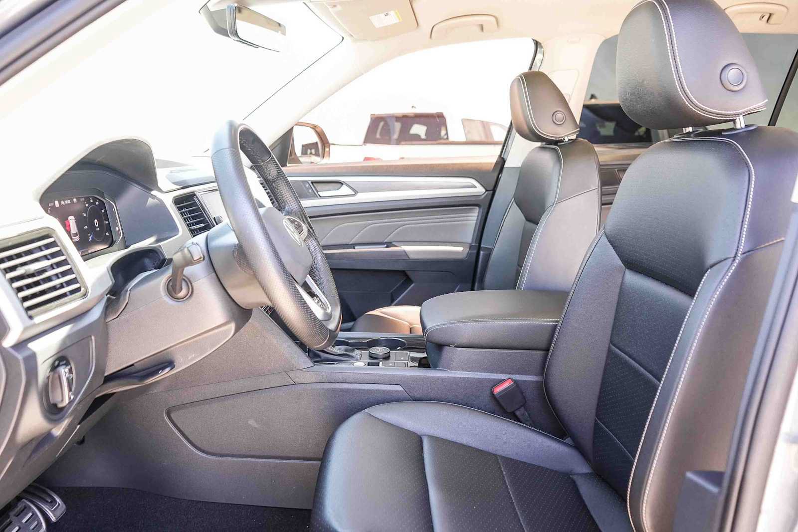 Certified 2023 Volkswagen Atlas SEL R-Line AWD/4WD image 17