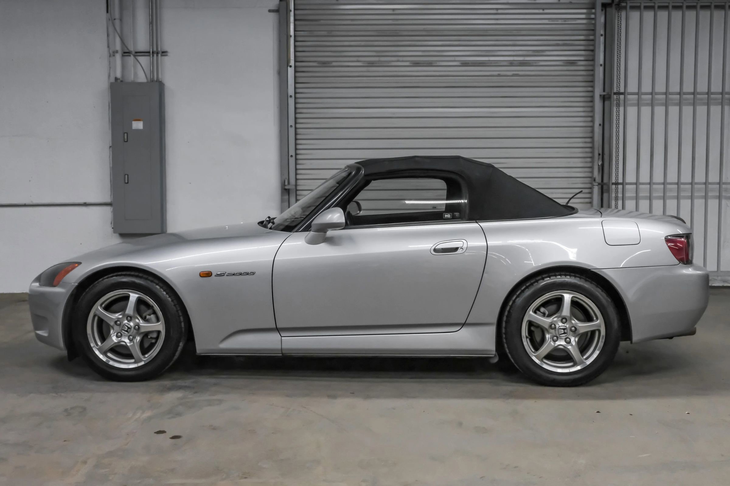 Used 2003 Honda S2000 image 11