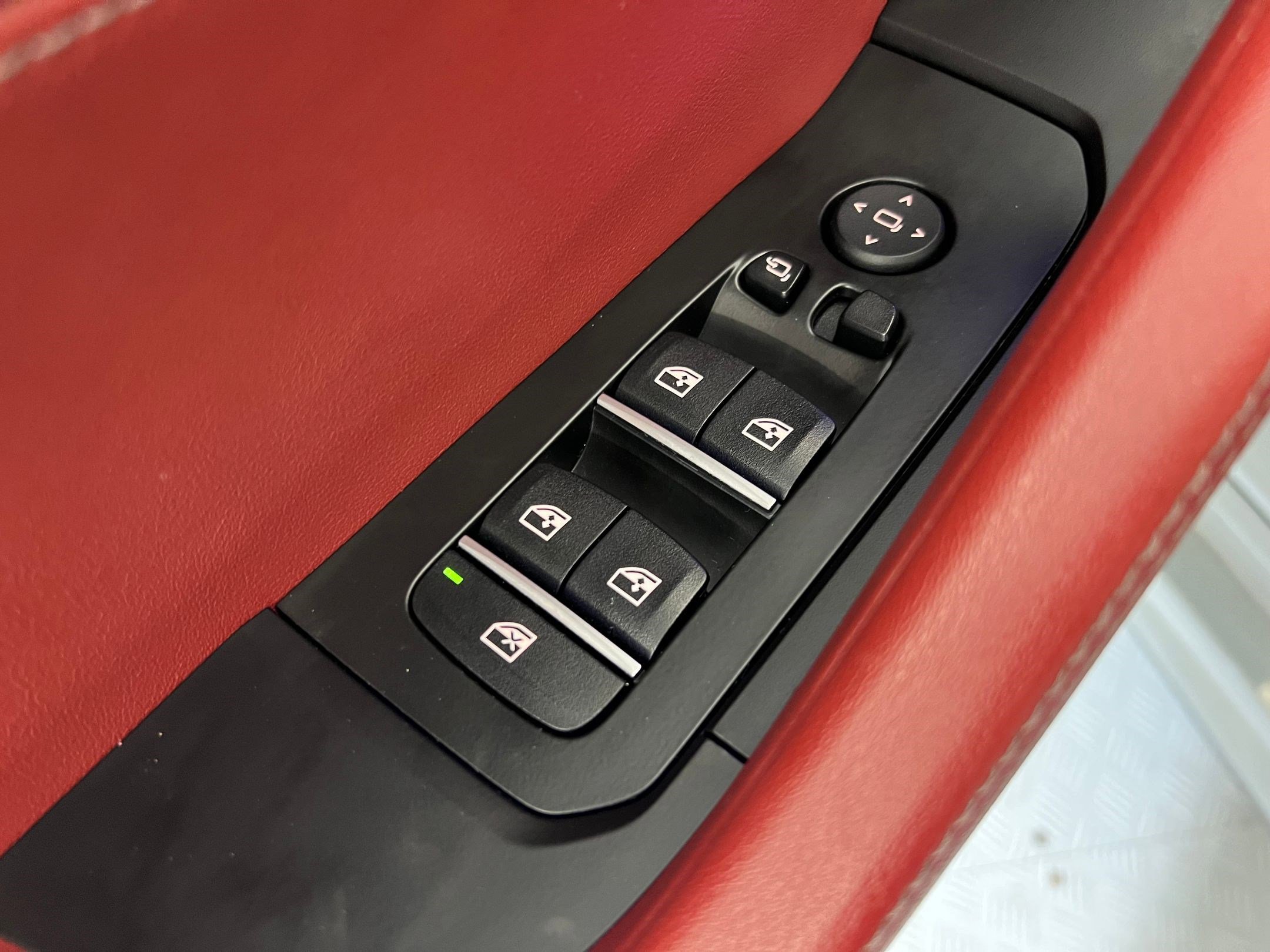 Certified 2024 BMW X6 M60i w/ Executive Package image 24