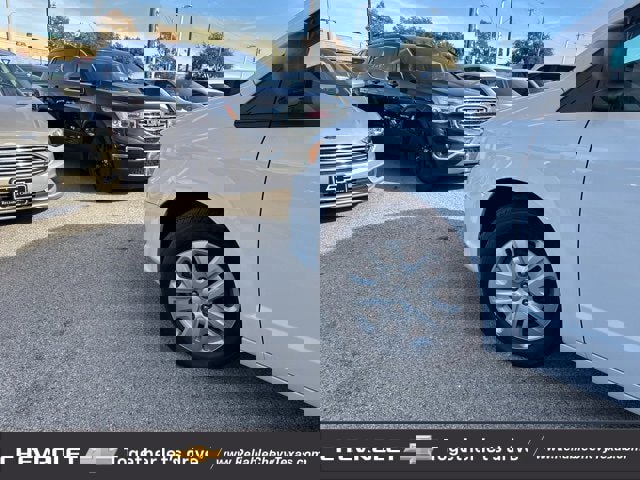 Used 2018 Dodge Grand Caravan SE w/ UConnect Hands-Free Group image 4