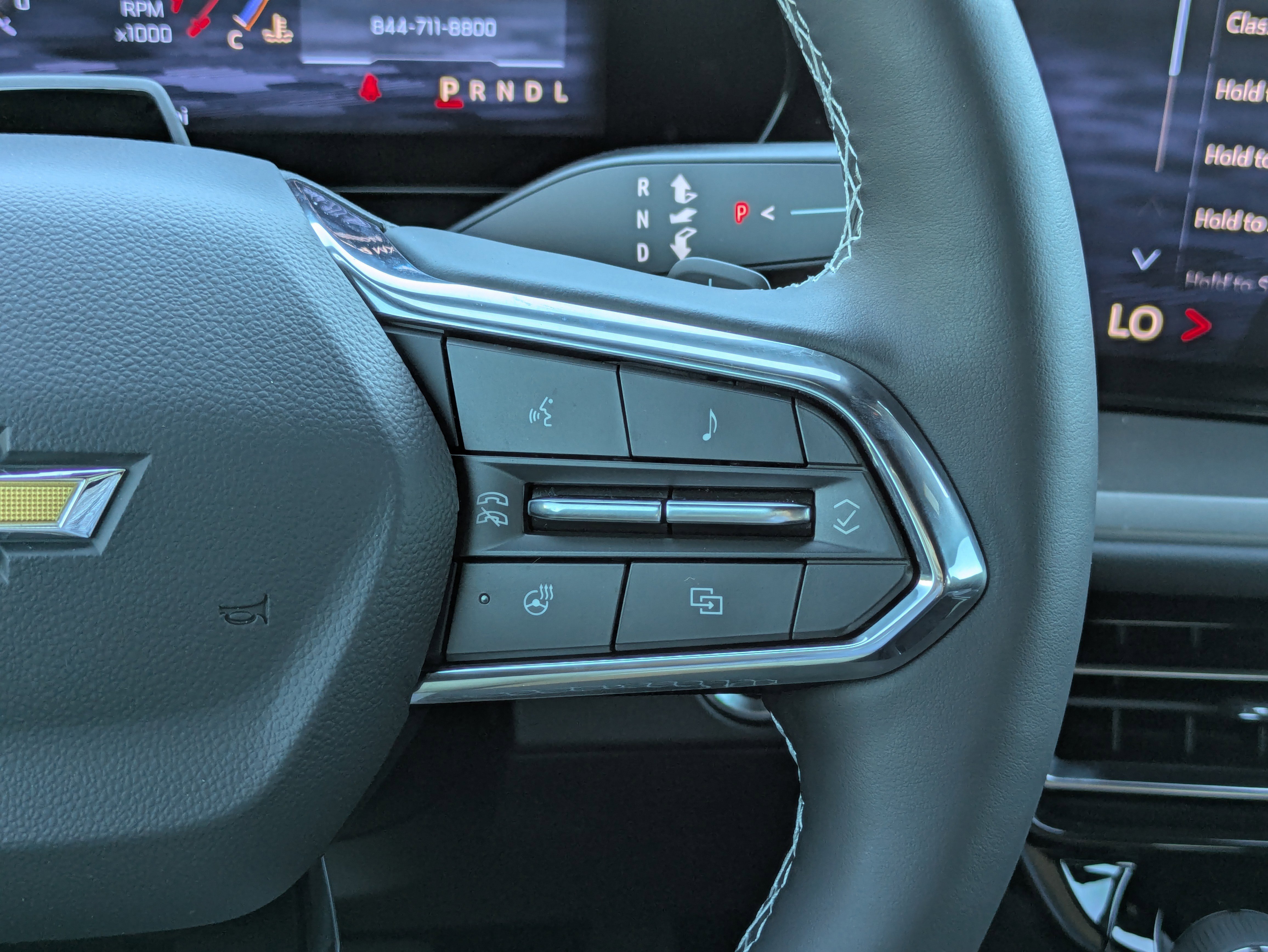 New 2025 Chevrolet Traverse LT w/ Enhanced Driving Package FWD image 17