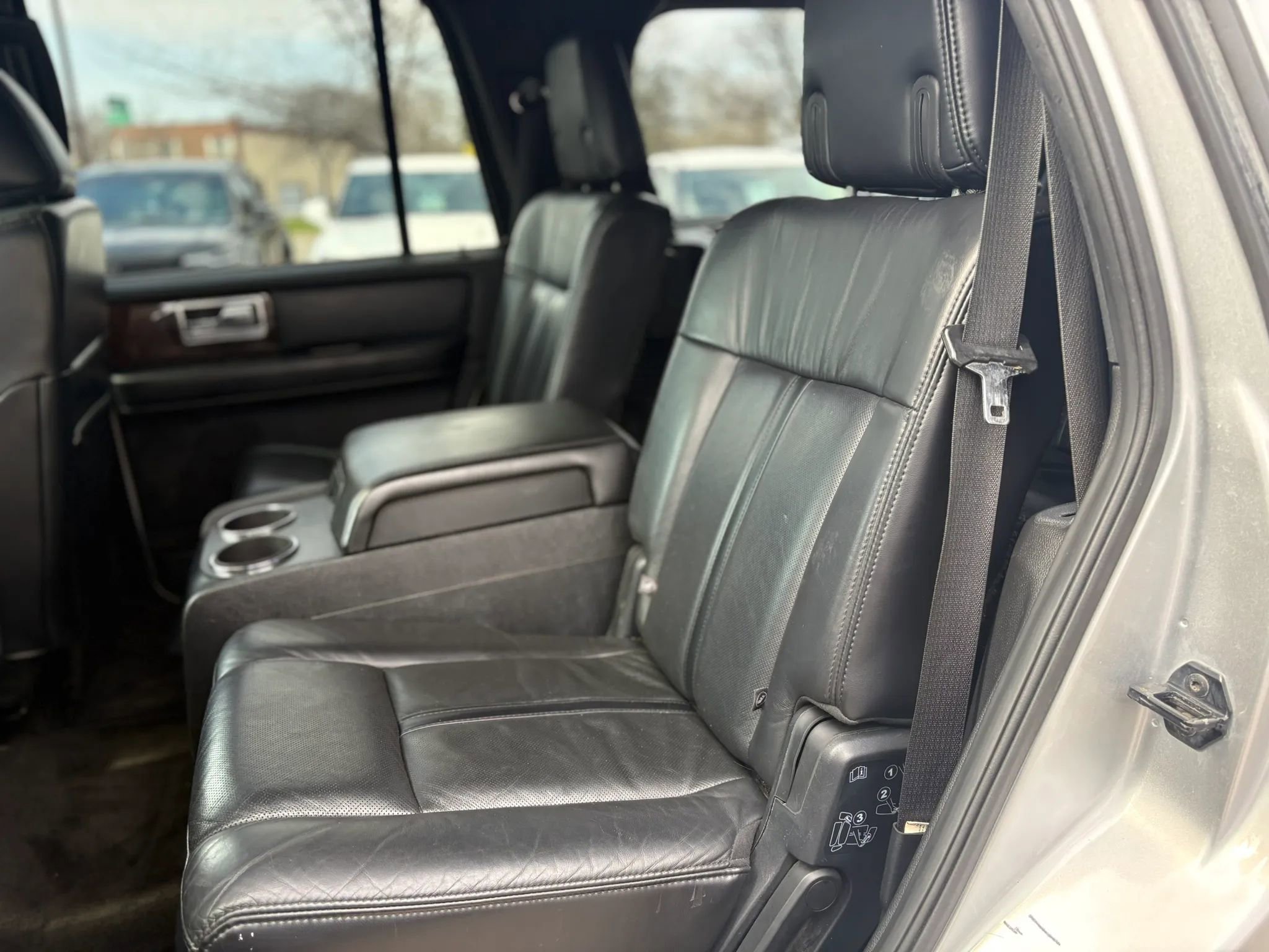 Used 2015 Lincoln Navigator 4WD image 10