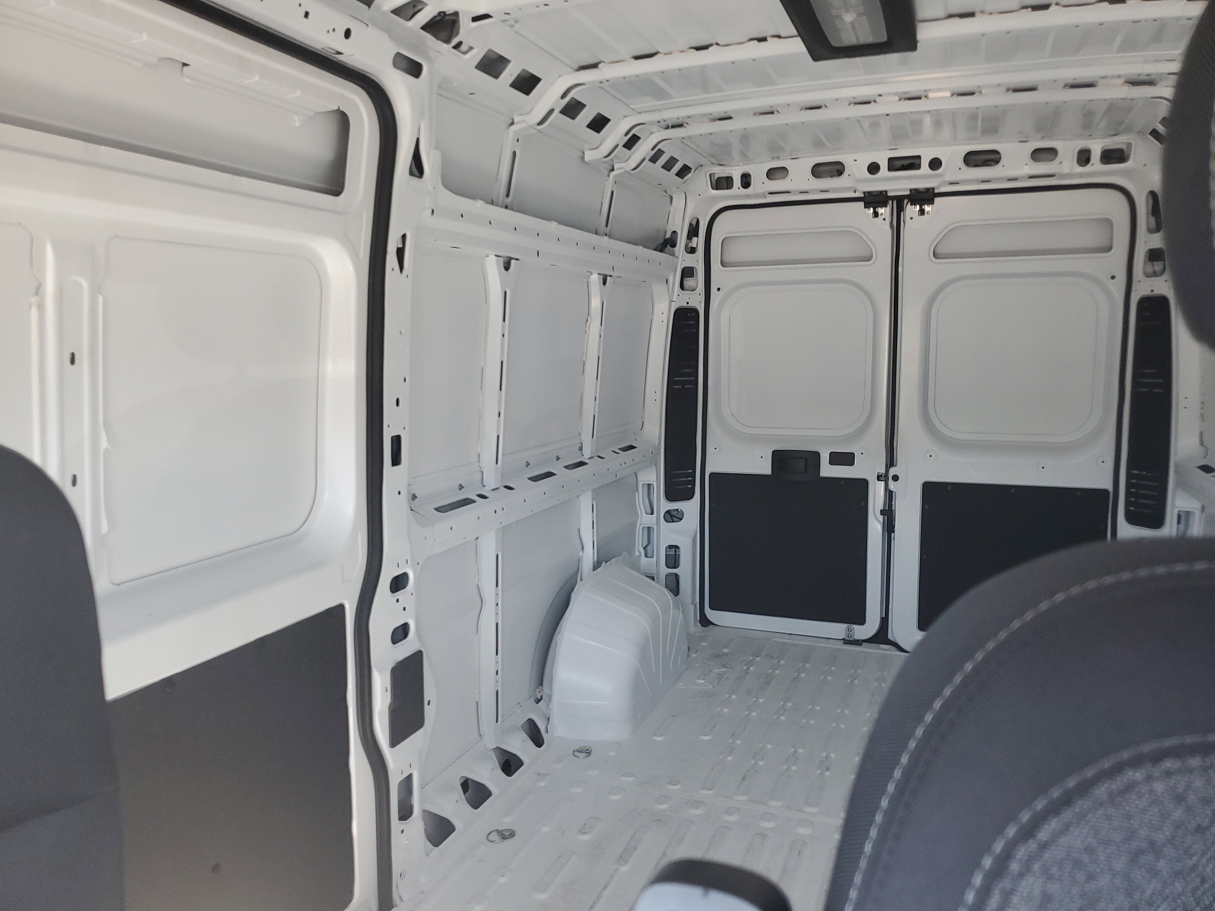 Used 2025 RAM ProMaster 2500 w/ Convenience Group image 21