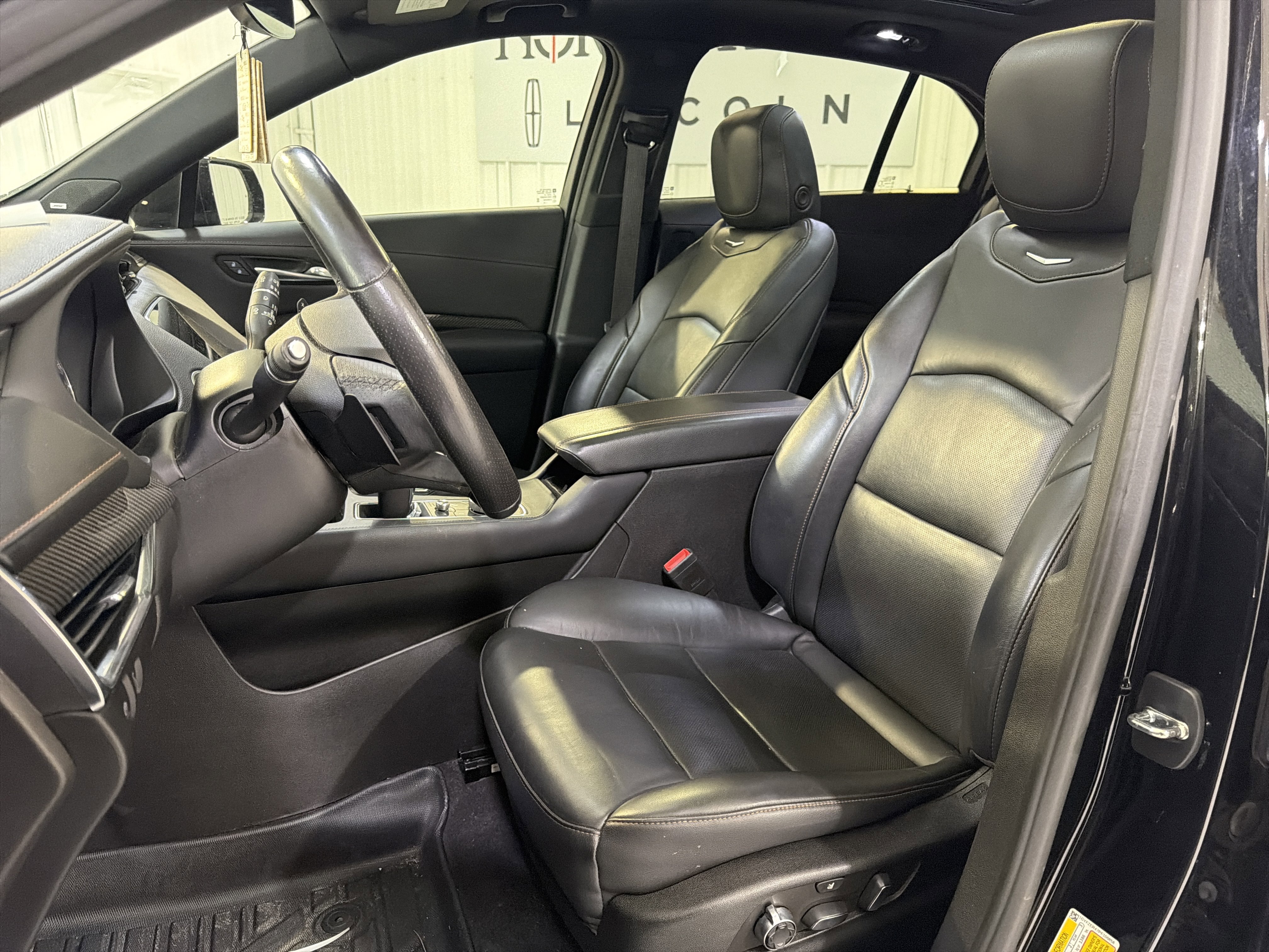 Used 2023 Cadillac XT4 Sport FWD image 9