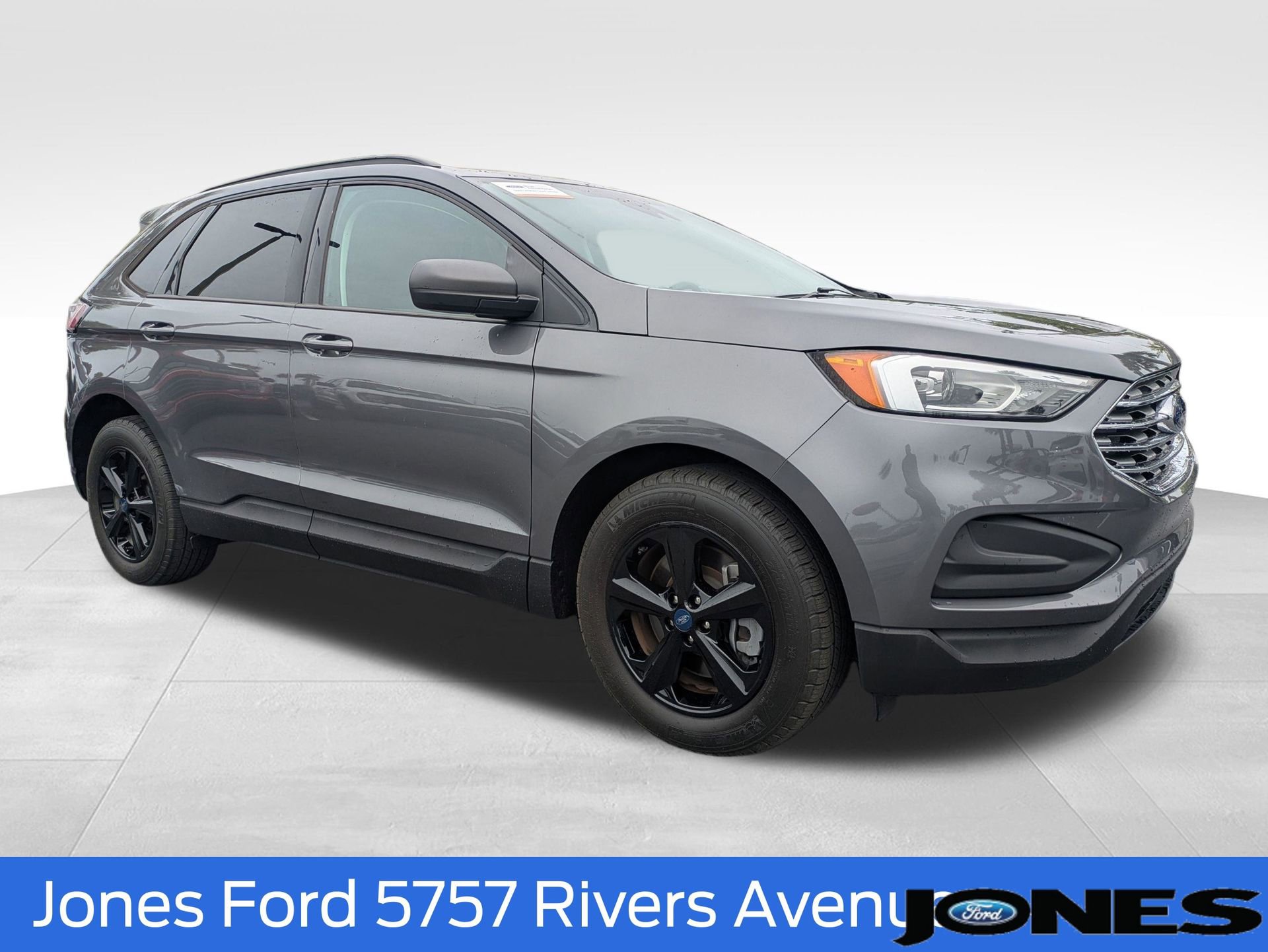 Certified 2022 Ford Edge SE image 3