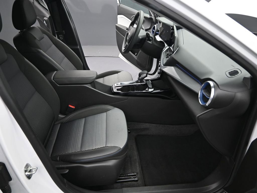 Used 2025 Chevrolet Trax LT image 21