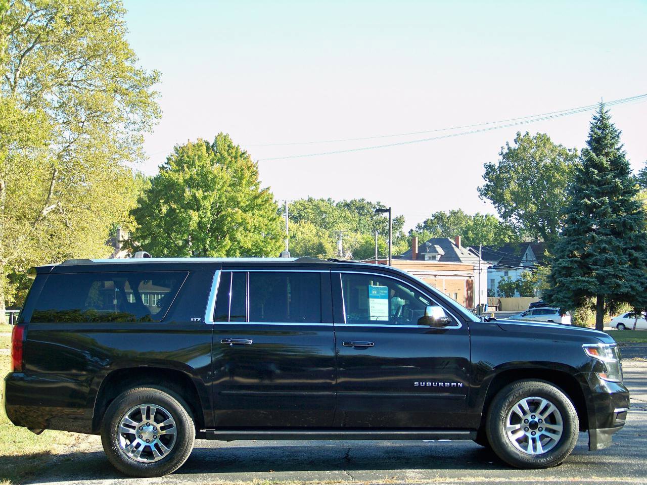 Used 2015 Chevrolet Suburban LTZ image 8