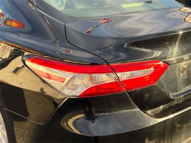 Used 2018 Toyota Camry LE image 9