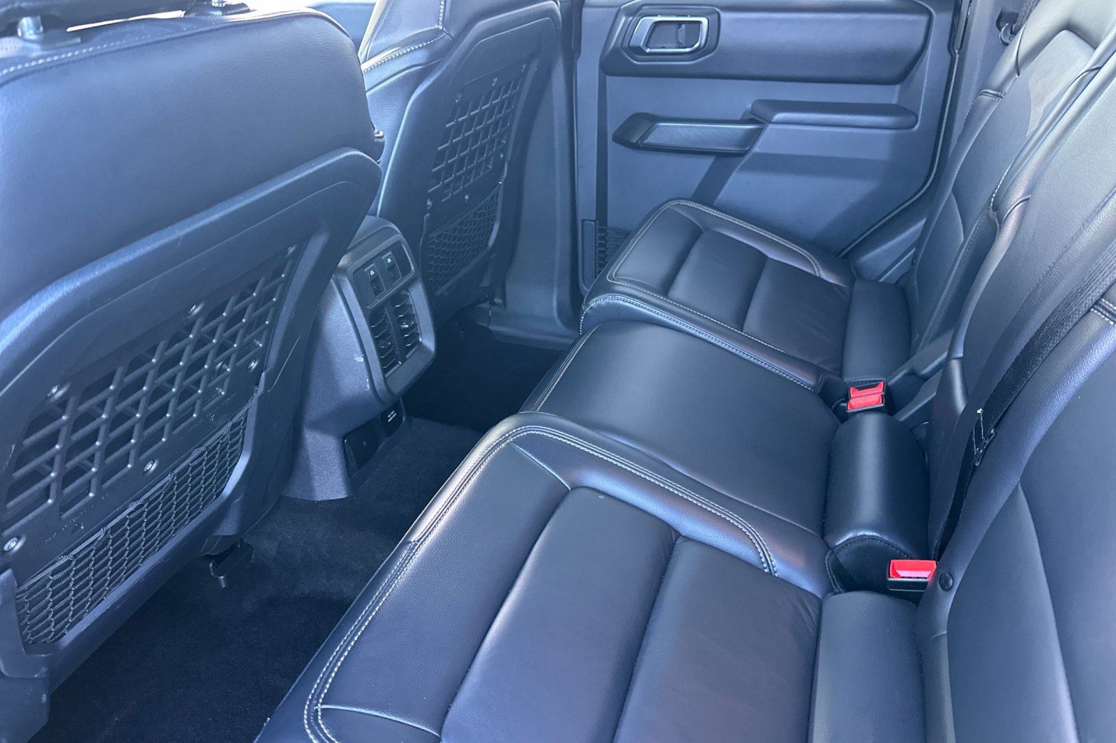 Used 2025 Ford Bronco Badlands AWD/4WD image 11