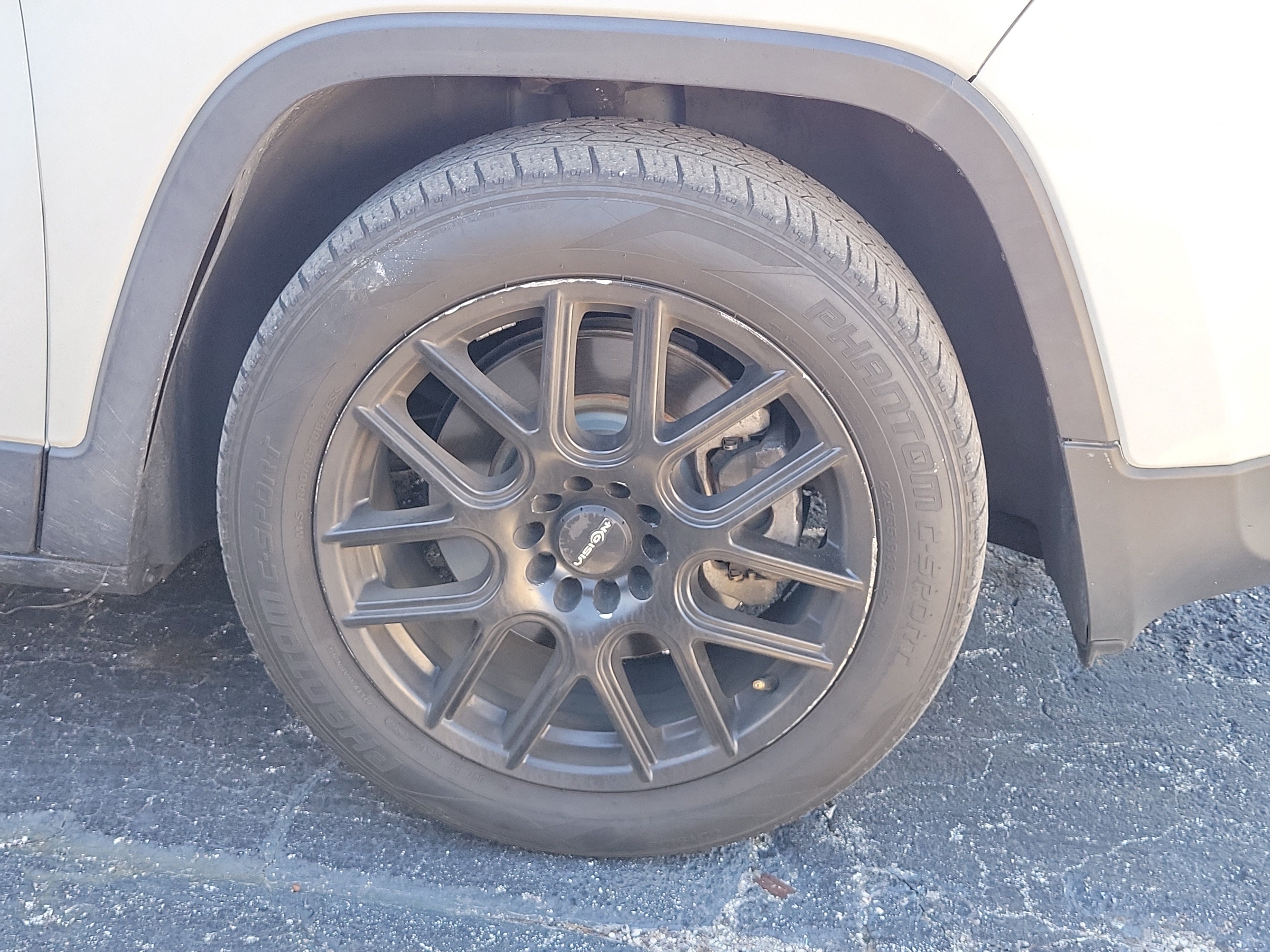 Used 2018 Jeep Cherokee Limited FWD image 7