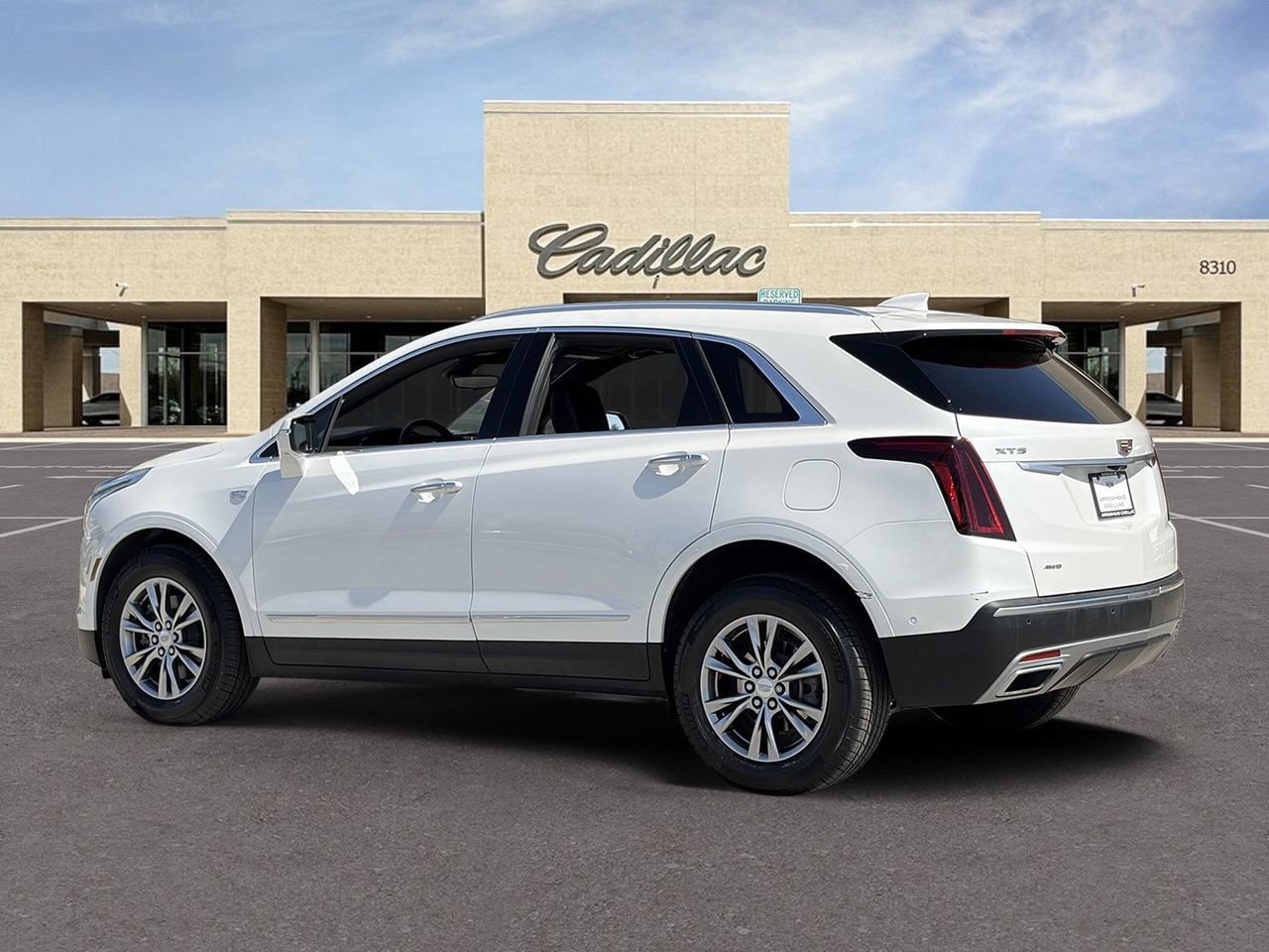 Certified 2023 Cadillac XT5 Premium Luxury w/ Technology Package AWD/4WD image 7