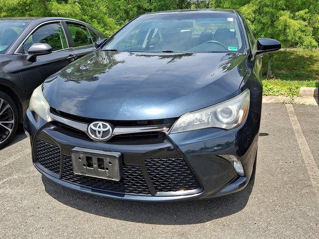 Used 2017 Toyota Camry SE FWD image 2