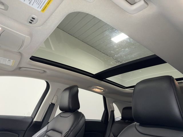 Used 2024 Ford Edge SEL w/ Convenience Package image 15