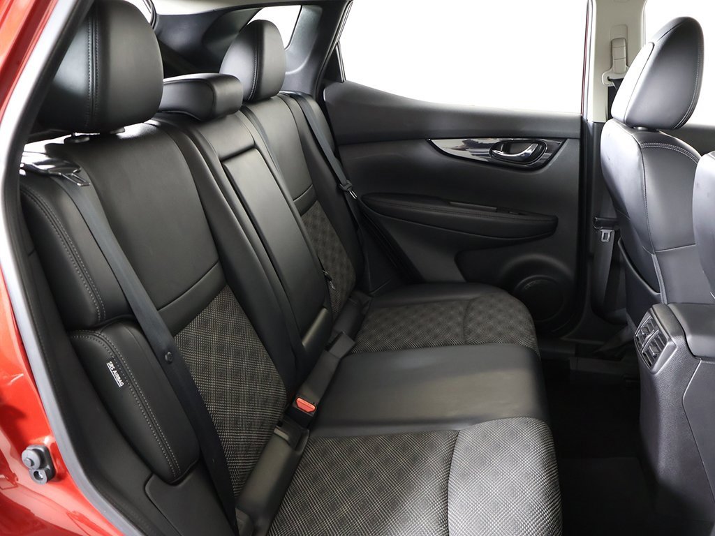 Used 2022 Nissan Rogue Sport SV w/ Technology Package image 34