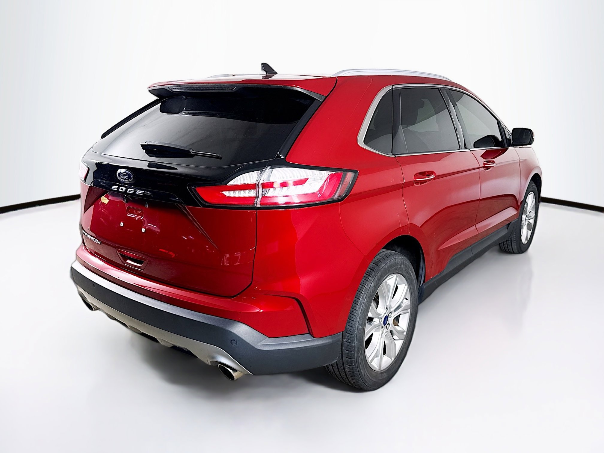Used 2021 Ford Edge Titanium FWD image 32