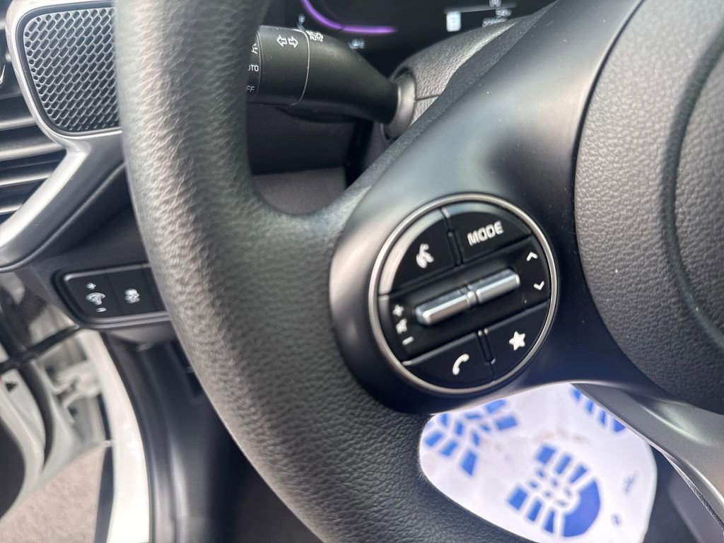 Used 2025 Kia Soul LX w/ LX Technology Package image 17