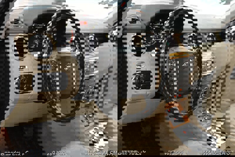 Used 2015 Land Rover LR4 HSE image 13