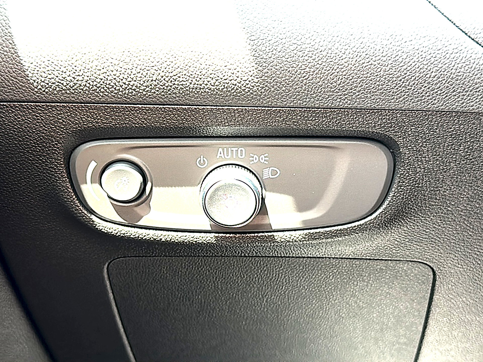 Used 2026 Buick Encore GX Sport Touring w/ Advanced Technology Package FWD image 35