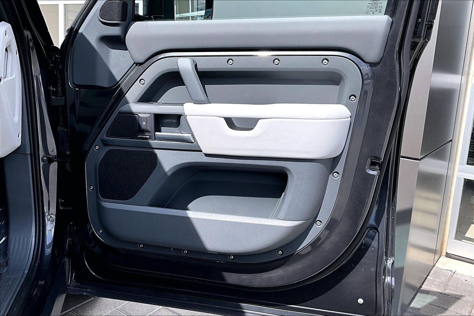 Used 2025 Land Rover Defender 110 S image 24