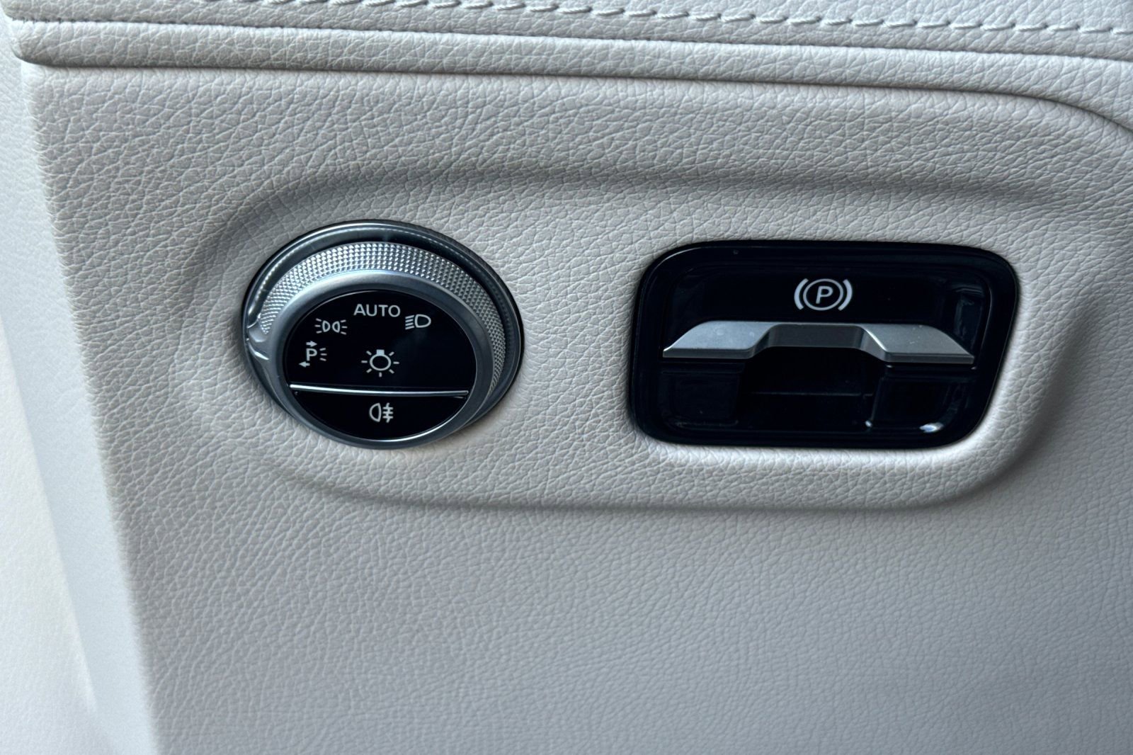 Used 2023 Mercedes-Benz EQS 450+ SUV image 33