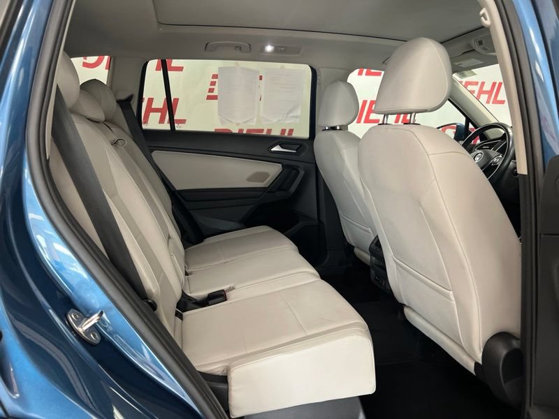 Used 2019 Volkswagen Tiguan SEL AWD/4WD image 11