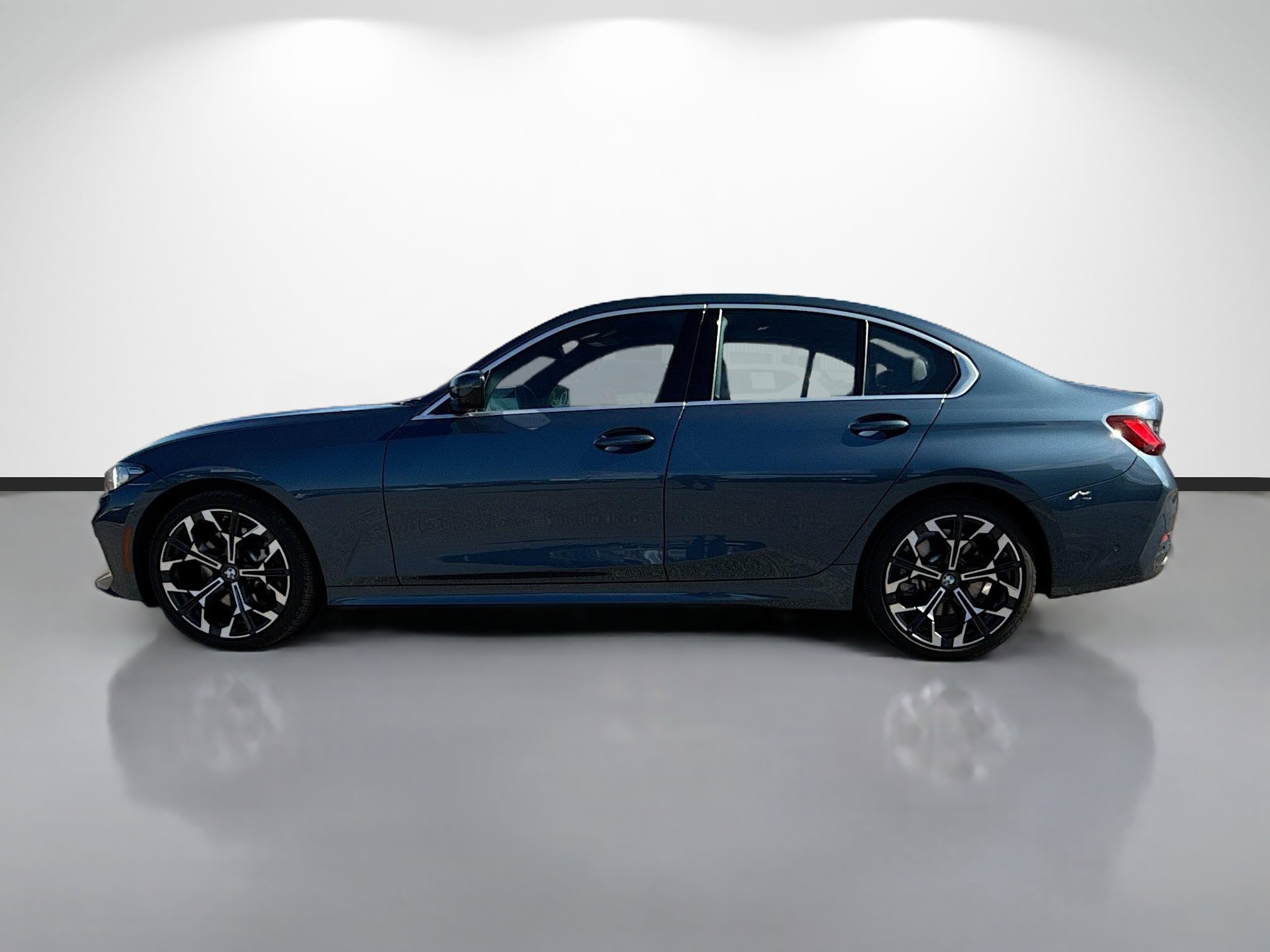 Used 2025 BMW 330i Sedan image 6