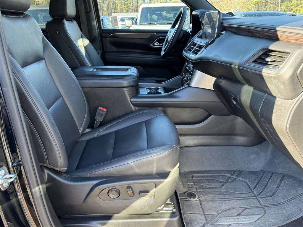 Used 2023 Chevrolet Suburban Z71 w/ Luxury Package image 13