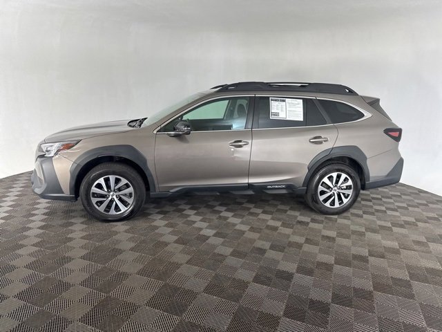 Used 2024 Subaru Outback Premium image 8
