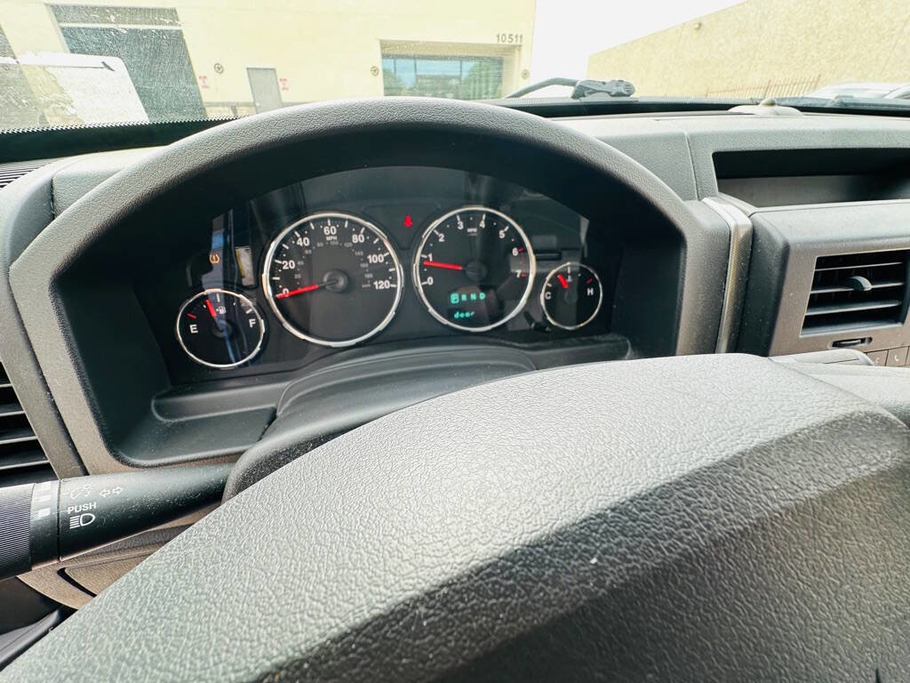 Used 2010 Jeep Liberty Sport image 14