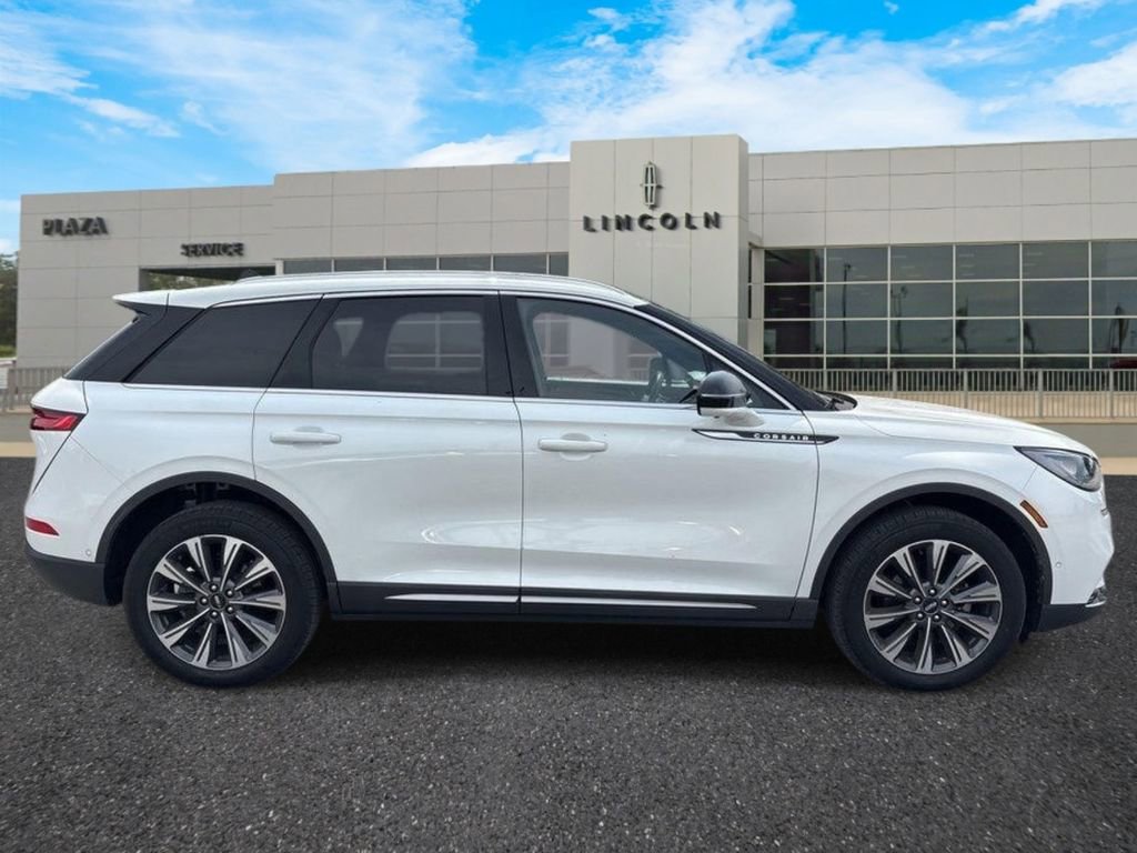 Used 2021 Lincoln Corsair Reserve w/ Equipment Group 201A FWD image 2