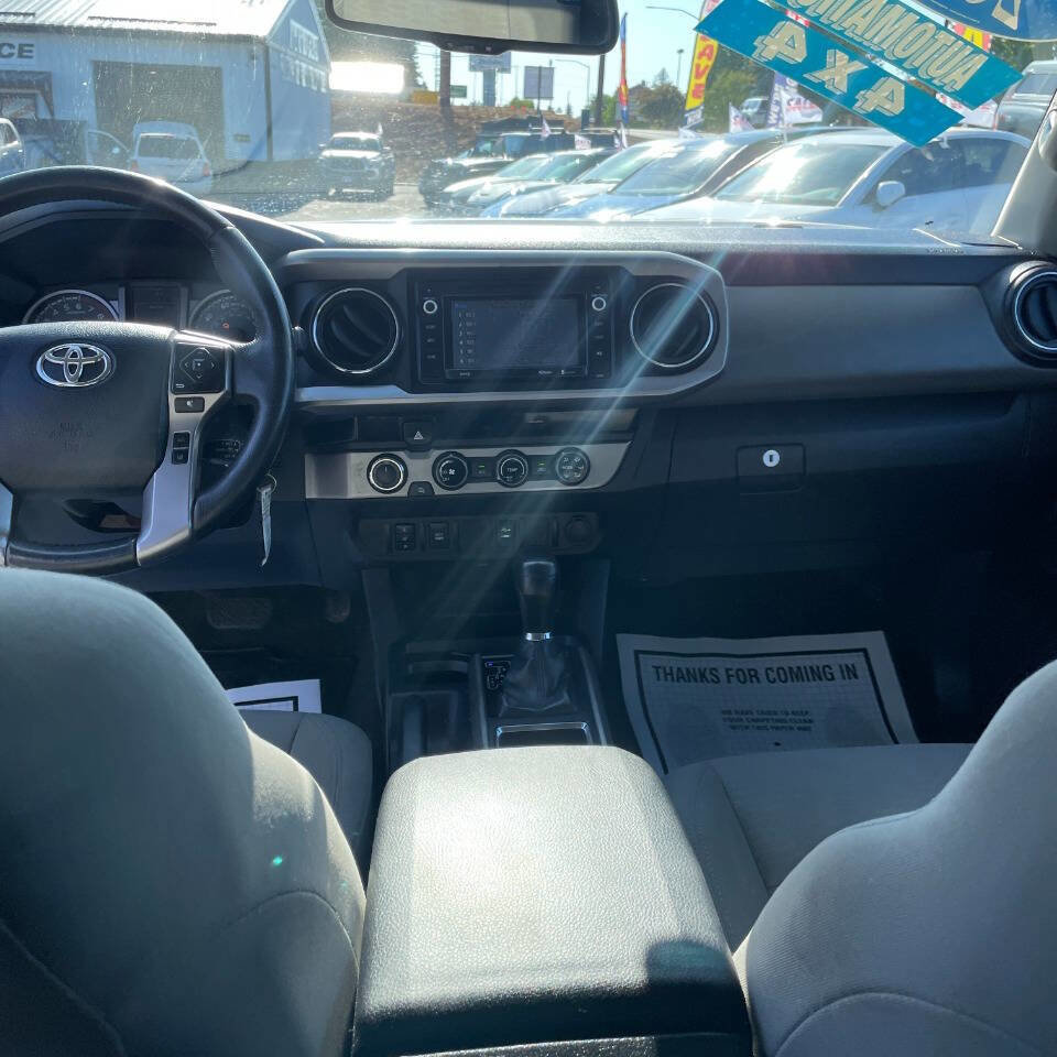 Used 2018 Toyota Tacoma SR5 image 10