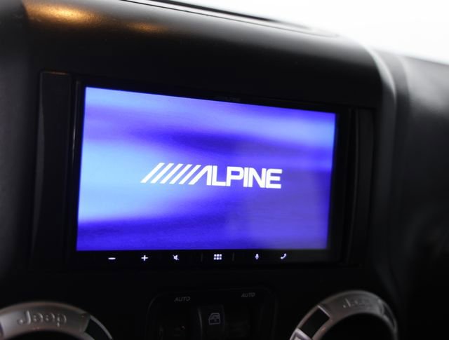 Used 2017 Jeep Wrangler Unlimited Rubicon image 8