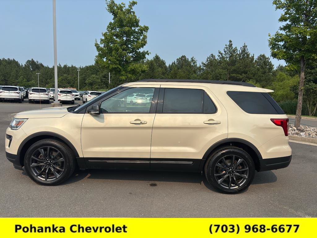 Used 2018 Ford Explorer XLT w/ Equipment Group 202A AWD/4WD image 4