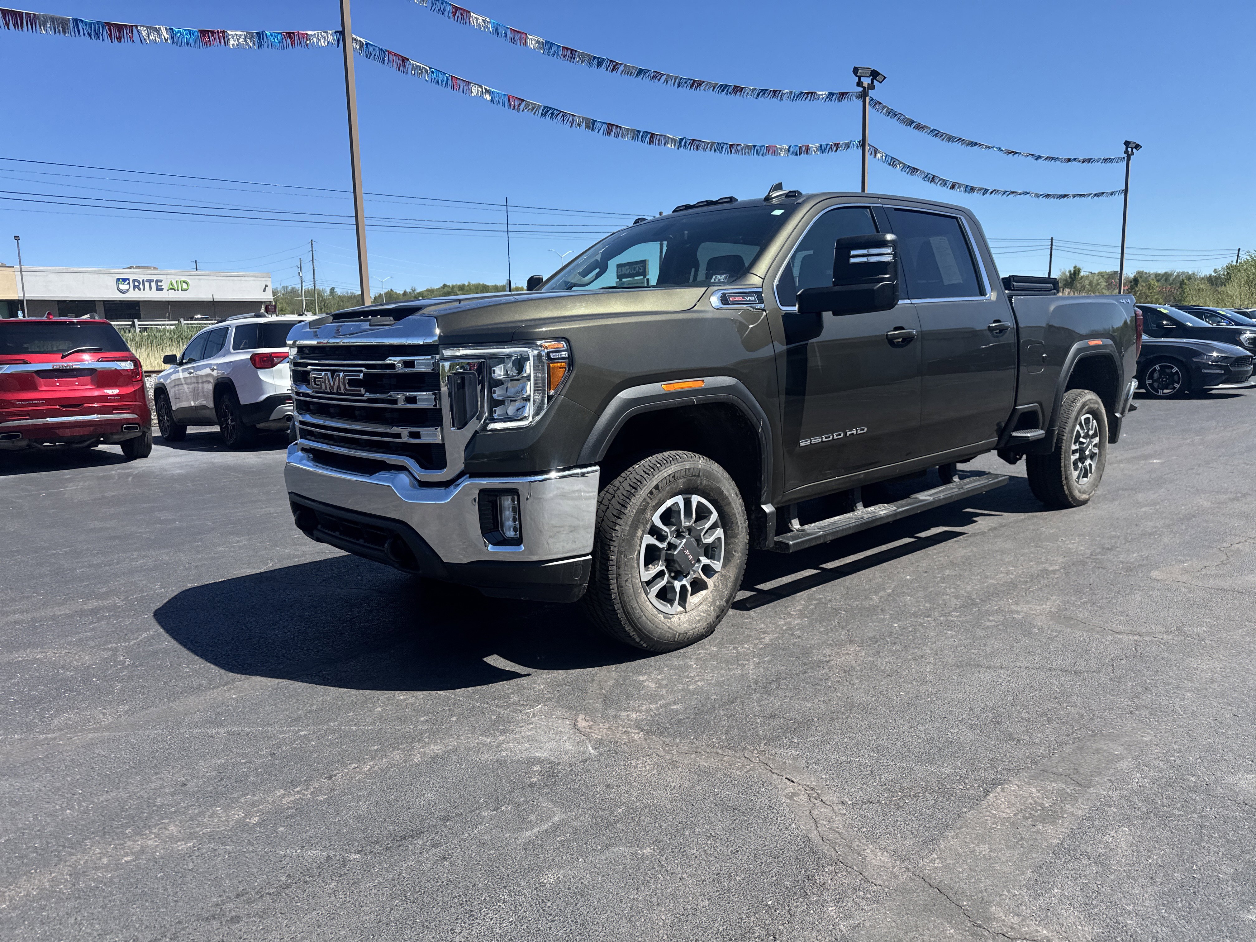 Used 2022 GMC Sierra 2500 SLE w/ SLE Value Package; AWD/4WD image 8