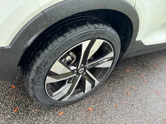 Used 2023 Volvo XC40 B5 Plus w/ Protection Package Premier AWD/4WD image 15