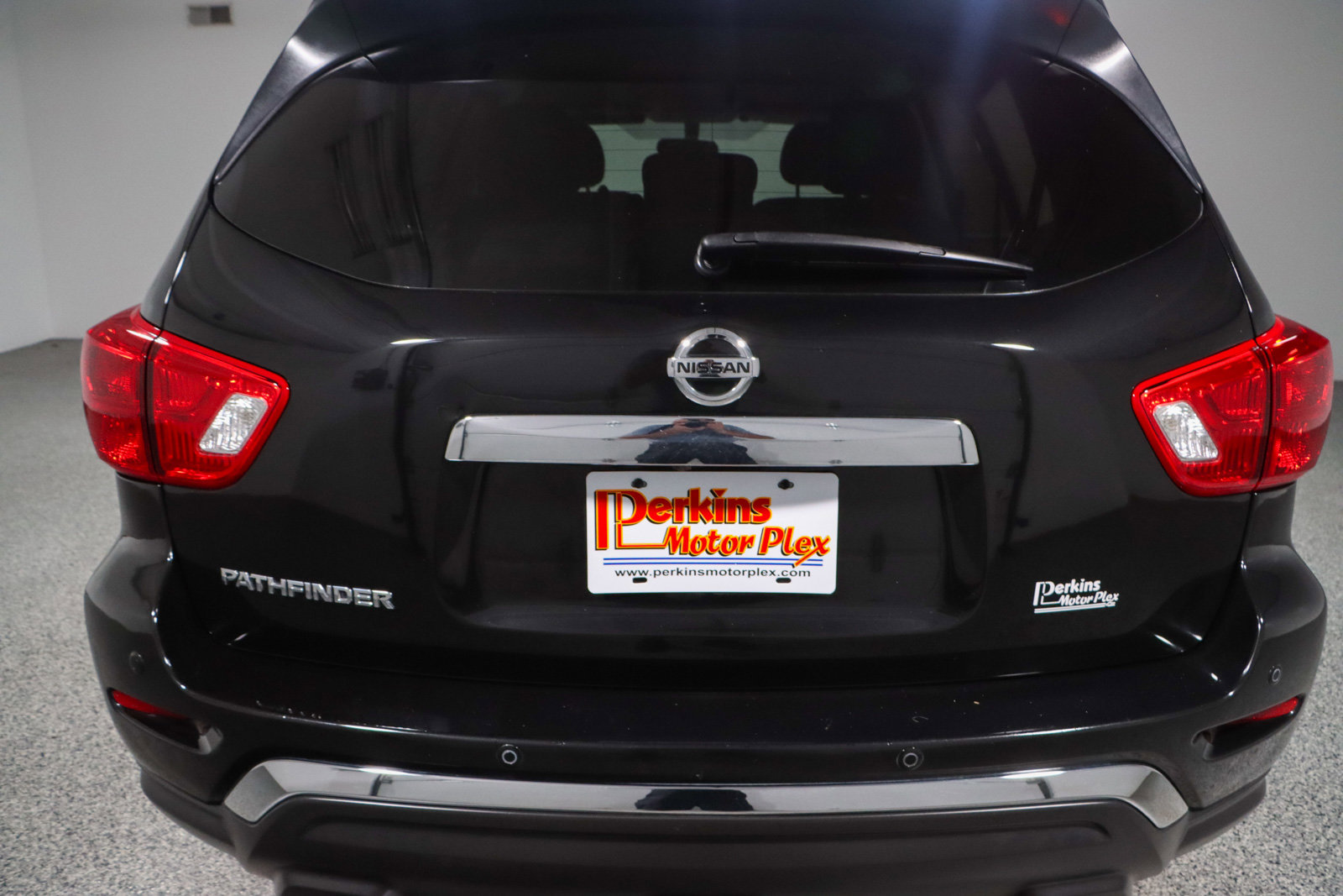 Used 2019 Nissan Pathfinder S image 8