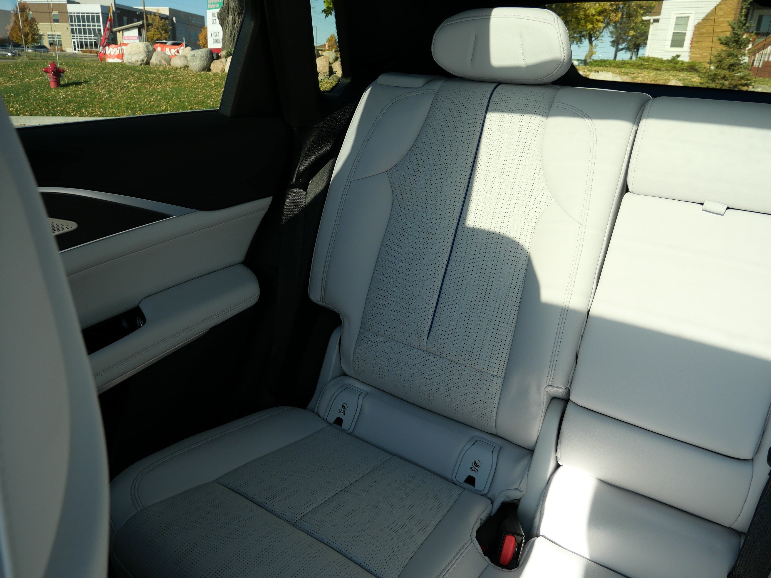 Used 2026 Cadillac Lyriq Premium Sport w/ LPO, Floor Liner Package AWD/4WD image 10