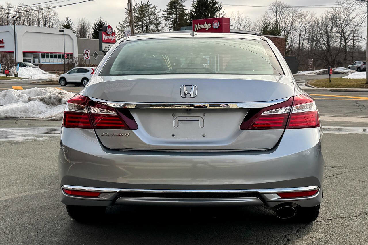 Used 2016 Honda Accord EX image 5