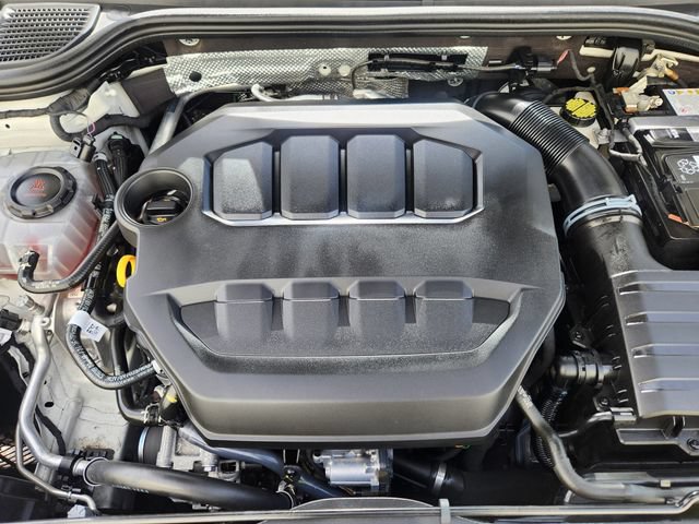 Used 2024 Volkswagen GTI SE FWD image 20