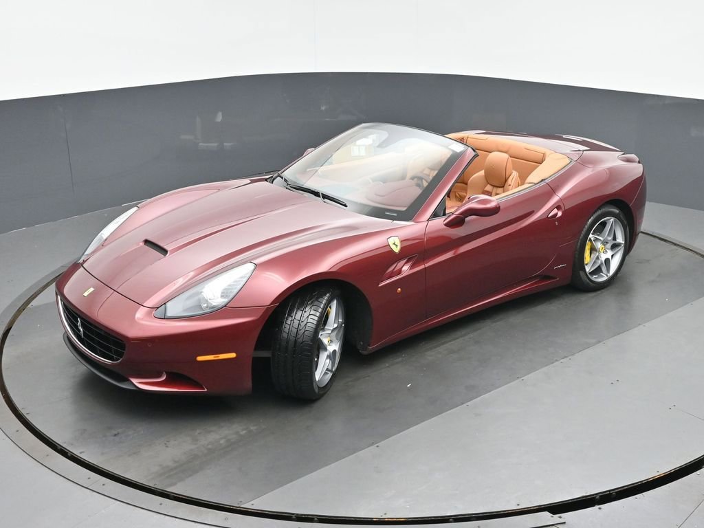Used 2010 Ferrari California RWD image 40