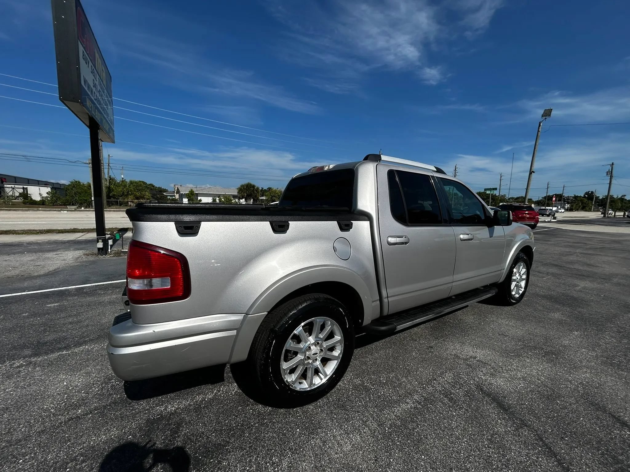 Used 2007 Ford Explorer Sport Trac Limited AWD/4WD image 9