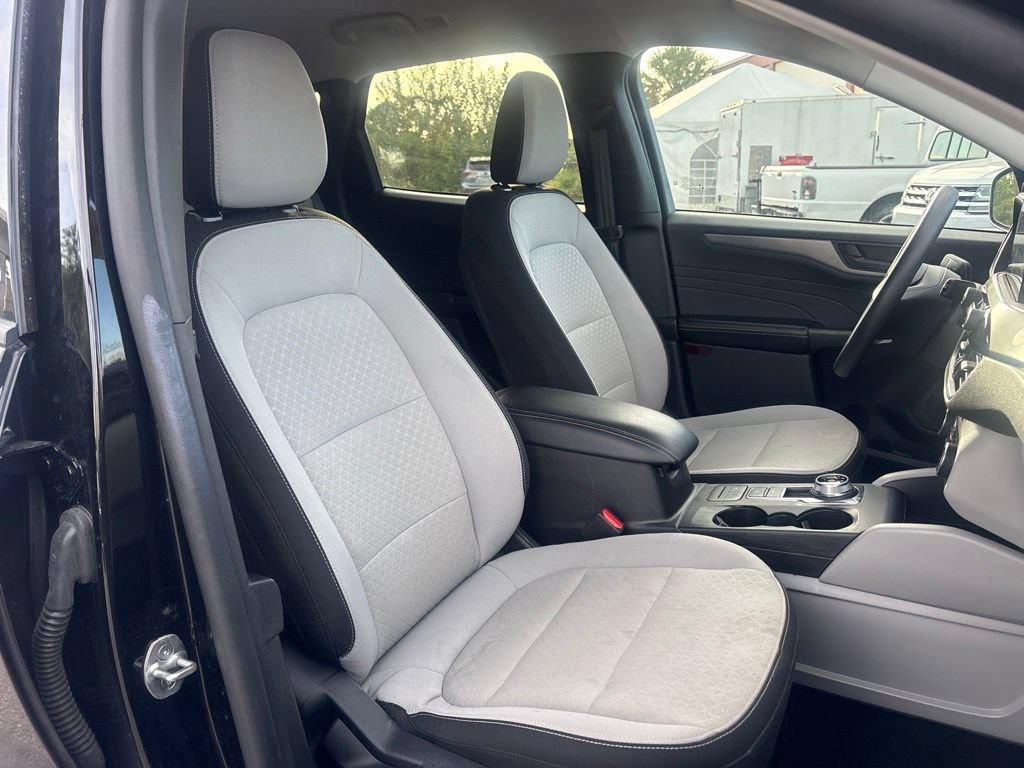 Used 2025 Ford Escape Active FWD image 16