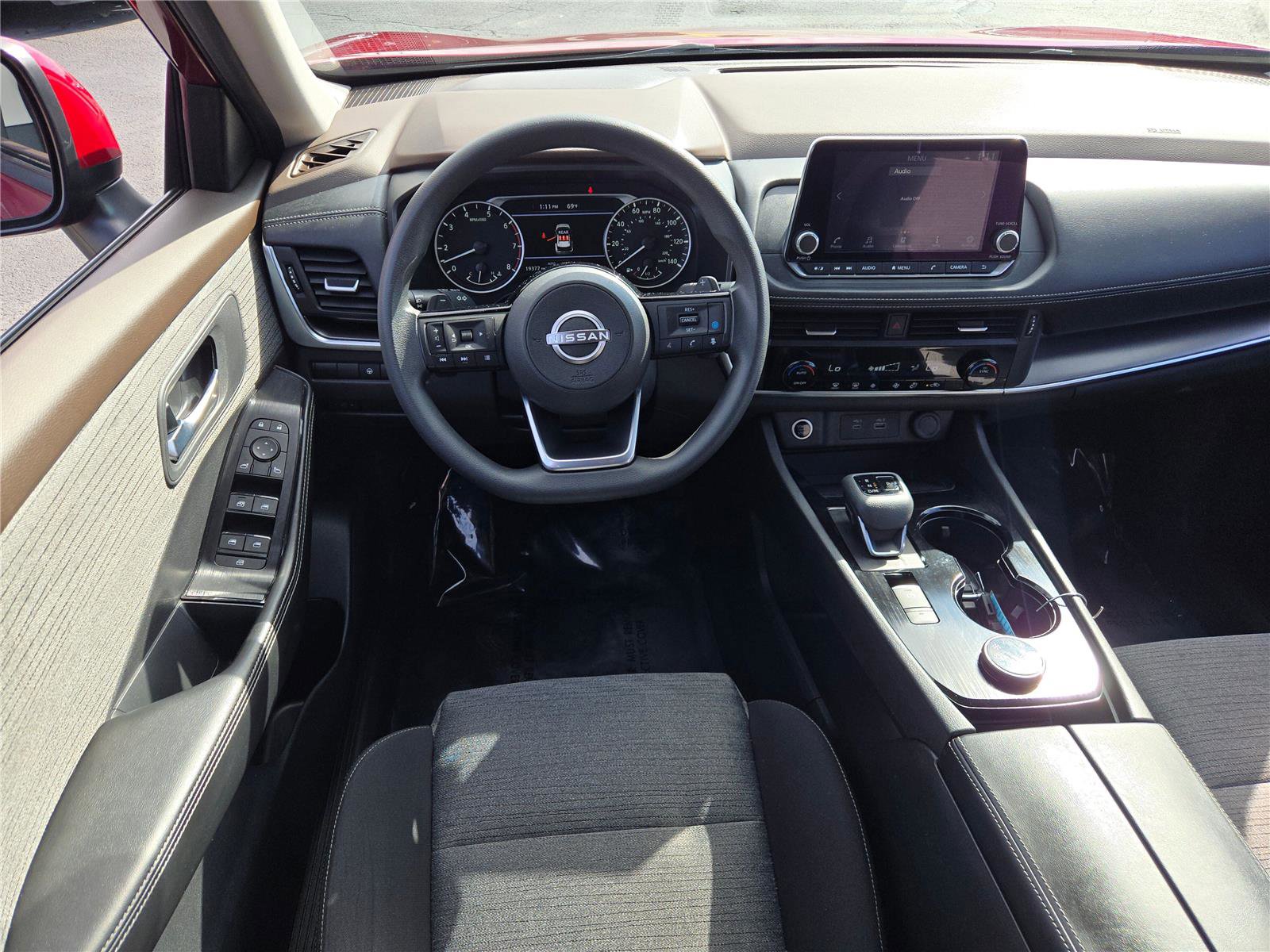 Used 2023 Nissan Rogue SV image 21