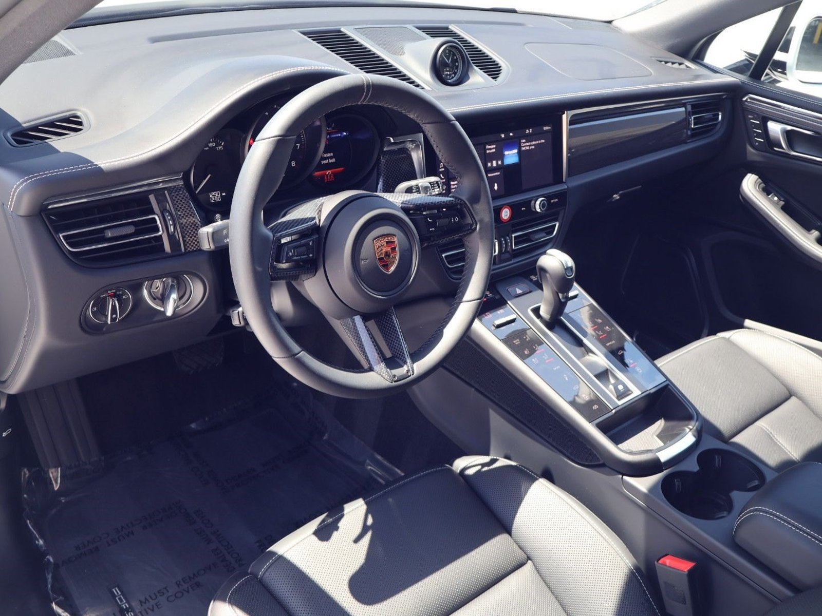 Certified 2026 Porsche Macan GTS AWD/4WD image 4