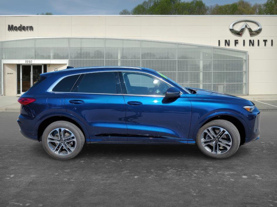 Used 2025 Audi Q5 Premium Plus w/ Premium Plus image 3