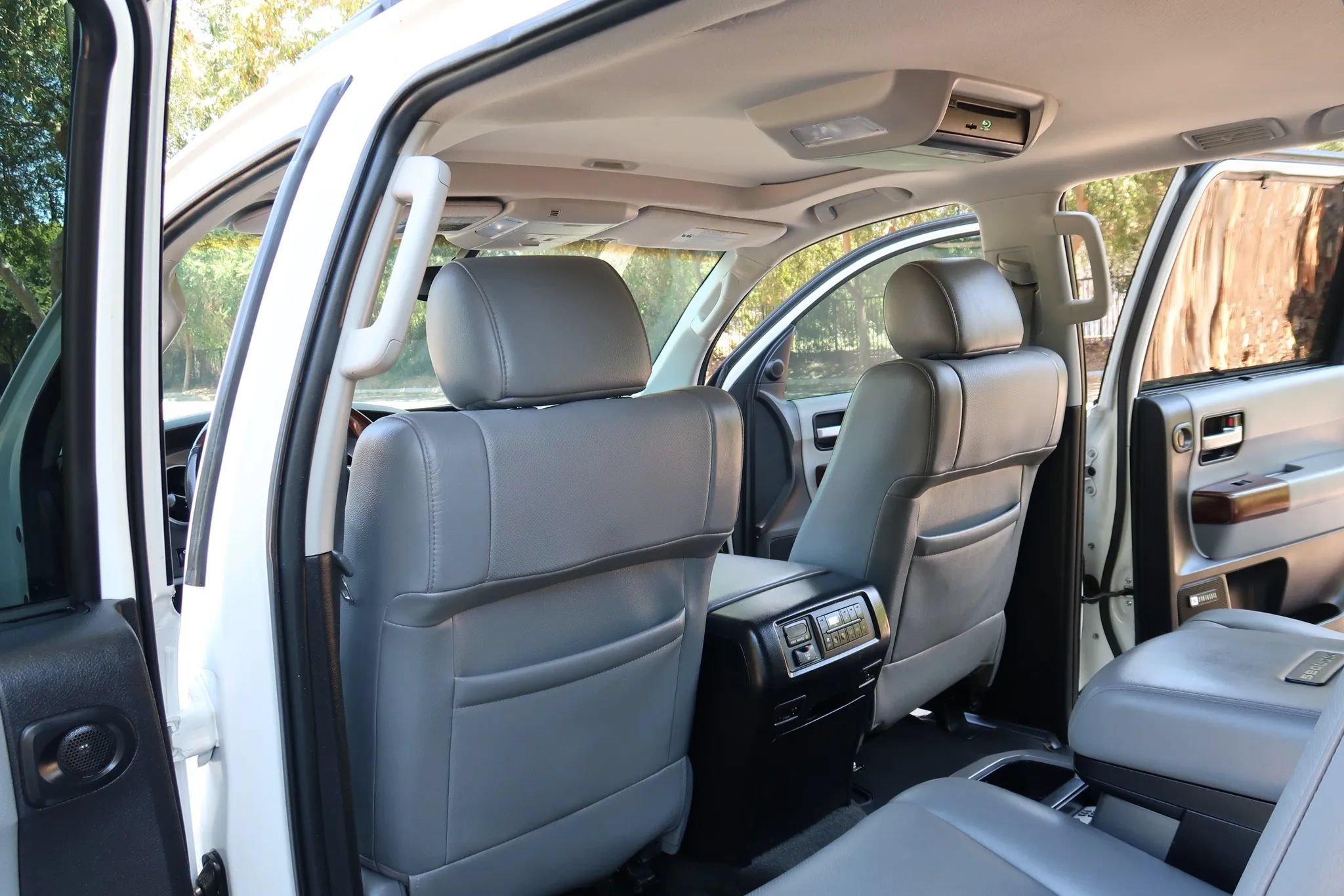 Used 2016 Toyota Sequoia Platinum RWD image 17