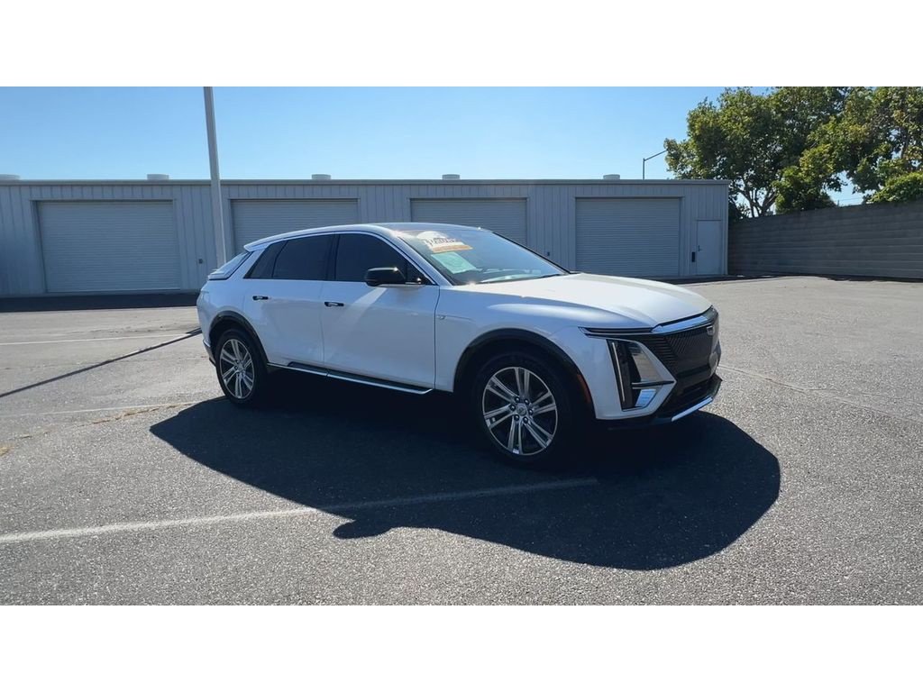 Certified 2024 Cadillac Lyriq Tech RWD image 2