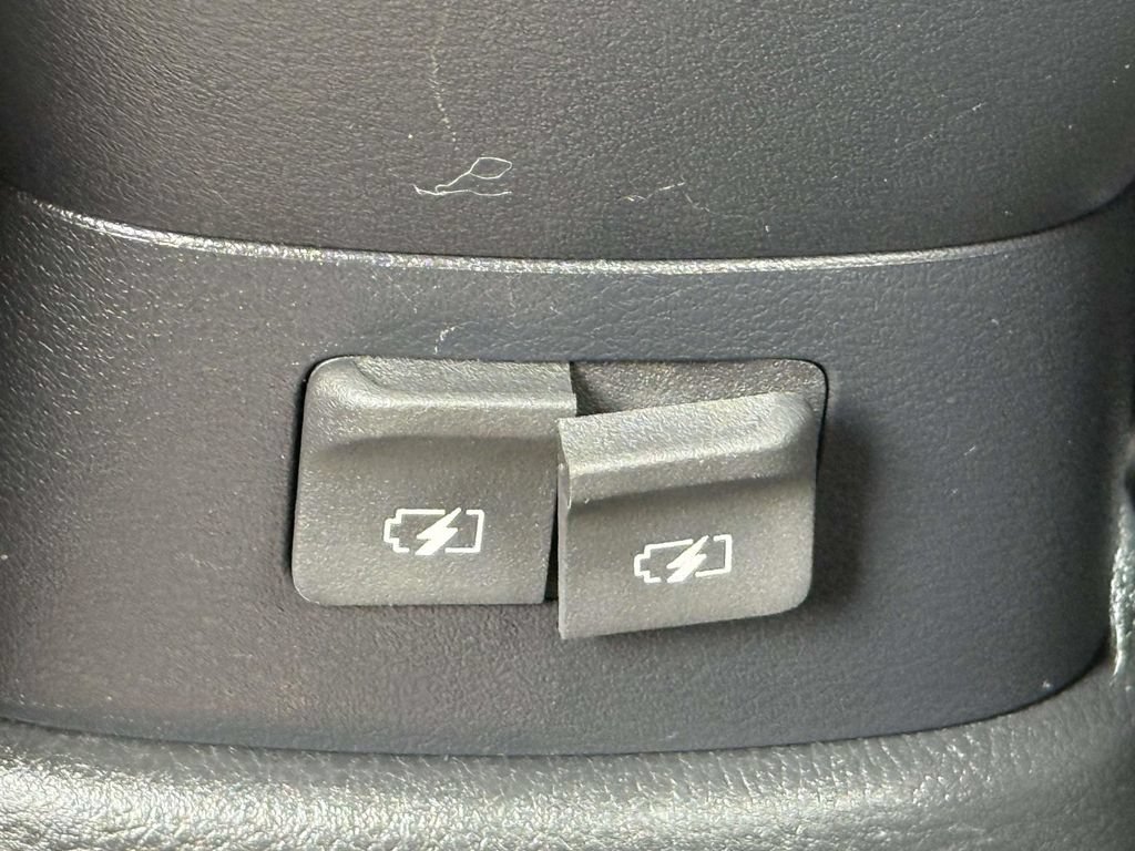 Used 2023 Nissan Kicks S FWD image 13