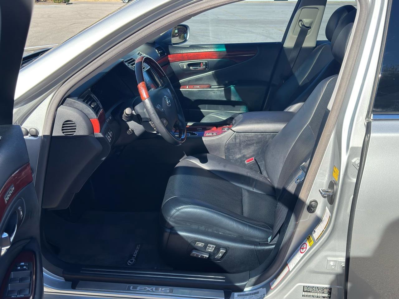 Used 2007 Lexus LS 460 RWD image 18