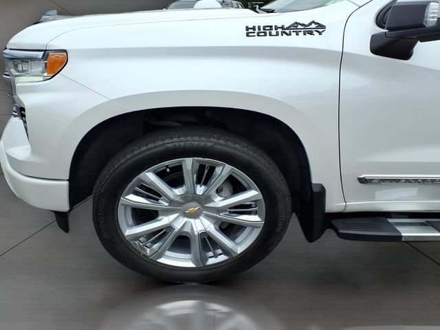 Used 2023 Chevrolet Silverado 1500 High Country w/ High Country Premium Package AWD/4WD image 9